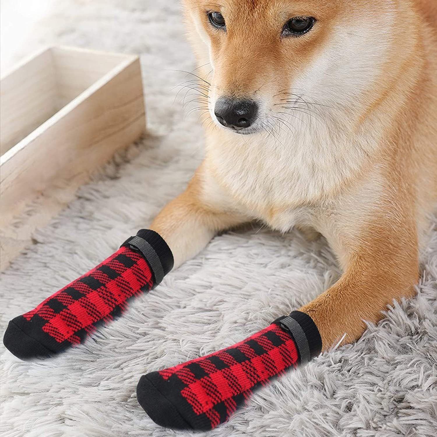 Chrismas Anti-Slip Dog Socks; Waterproof Paw Protectors with Reflective Straps Traction Control for Indoor &amp; Outdoor Wear; 4pcs